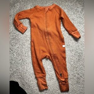 Loulou lollipop sleeper
Onesie
